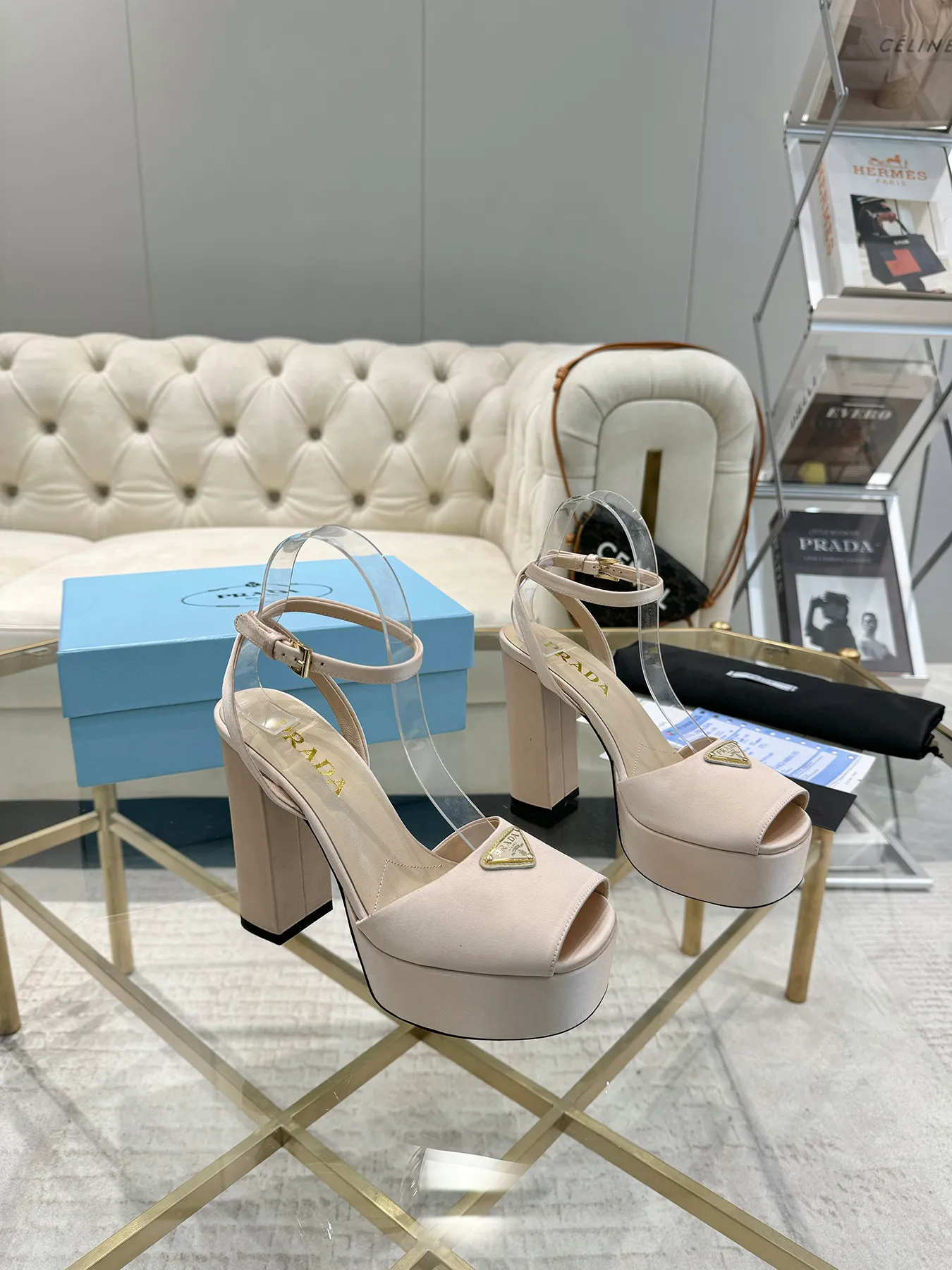 👟👟Ex-factory price 580👟👟 (imitation leather bottom-20) New arrival 👉Ready stock👈Remove the original board and make a 1:1 replica‼ ️The highest version ✅ Prada's early spring catwalk hot style 😘The latest spring style thick heel square toe water platform series (genuine leather outsole) (simulated leather sole) goddess must-have super beautiful on the feet 👉The upper is made of imported original silk, soft and textured, lining + foot pads, imported sheepskin lining, breathable and comfortable, private model water platform, heel, water platform 4M, heel height 13M Code number 35M-39M (34 40 41 42 43 is custom-made and cannot be returned or exchanged)
